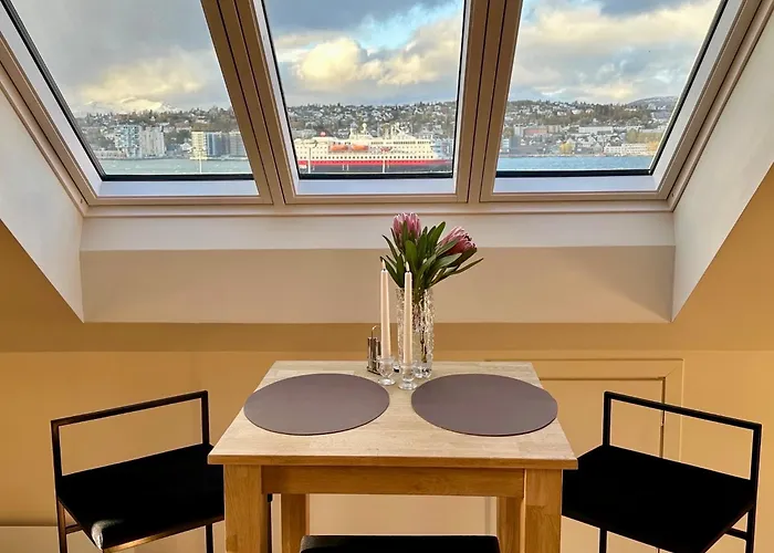 Urban Rooftop With Panoramic Sea View - Free Parking